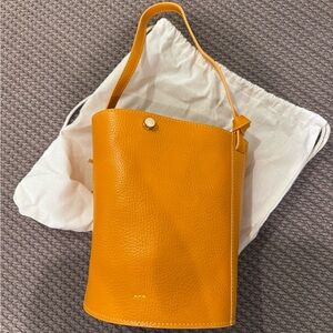 NWT Lindquist Object Small Hilma in marigold